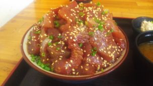 魚まるてんこ盛り丼1